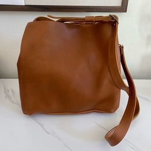 Brand New Portland Leather Bucket Bag in Honey